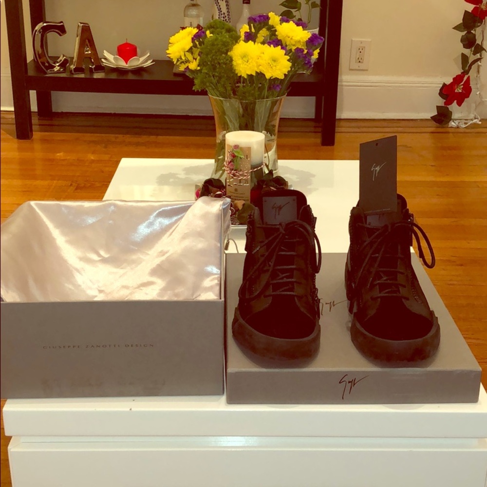 Giuseppe zanotti almost new